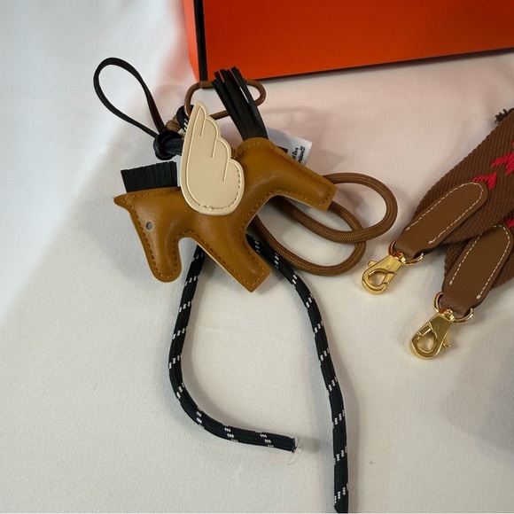 Brown Leather Handbag with Pink Accents - Picture 3 of 17